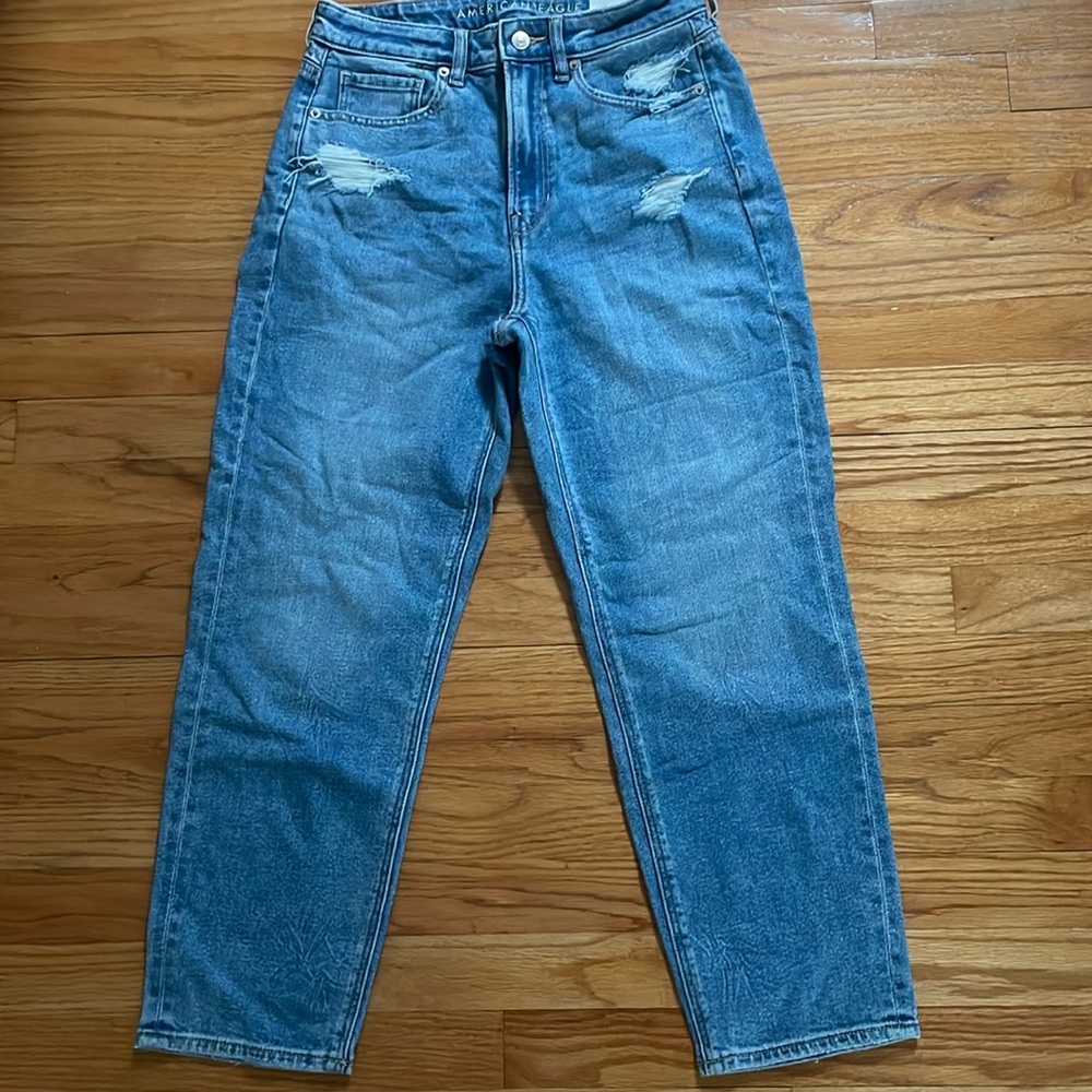 American Eagle mom straight jean‎ hi-rise short 6